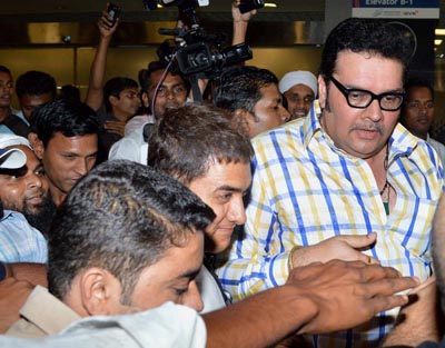 Aamir Khan is back from Hajj pilgrimage view pics